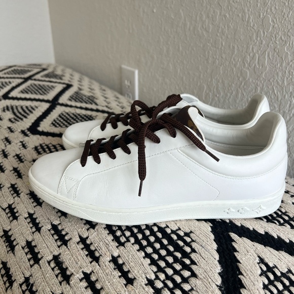 Louis Vuitton Monogram Leather Sneakers LV - Picture 5 of 7